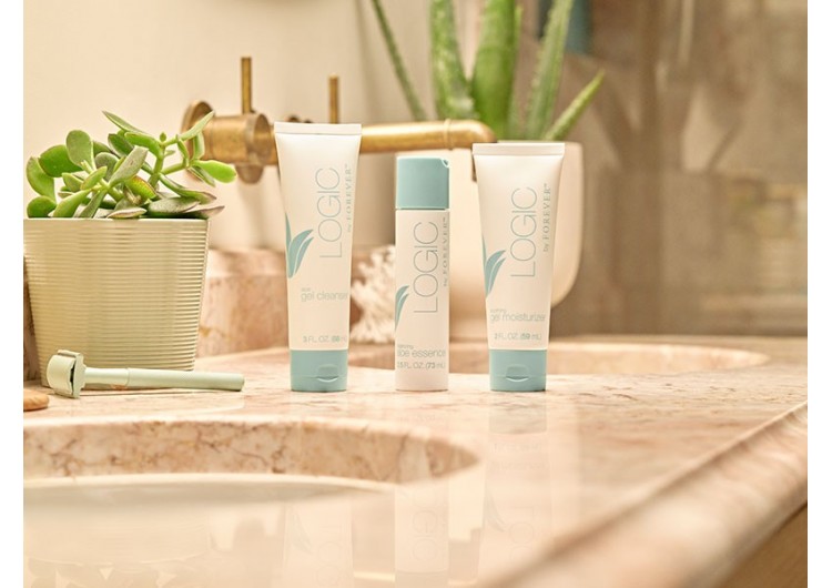 LOGIC BY FOREVER™ : MINIMALISTA, SMART, A BASE VEGETALE