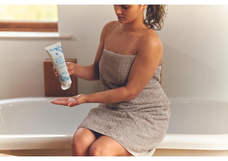 ALOHA ALOE ! LA LOTION POUR LE CORPS POUR LES SOINS QUOTIDIENS : AVEC BEAUCOUP D’ALOE VERA !